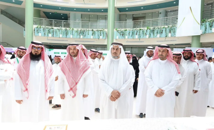 Vice-Rector for Academic Affairs launches the Forum of College of Education for Outstanding Student Projects. - ملتقى المشاريع الطلابية