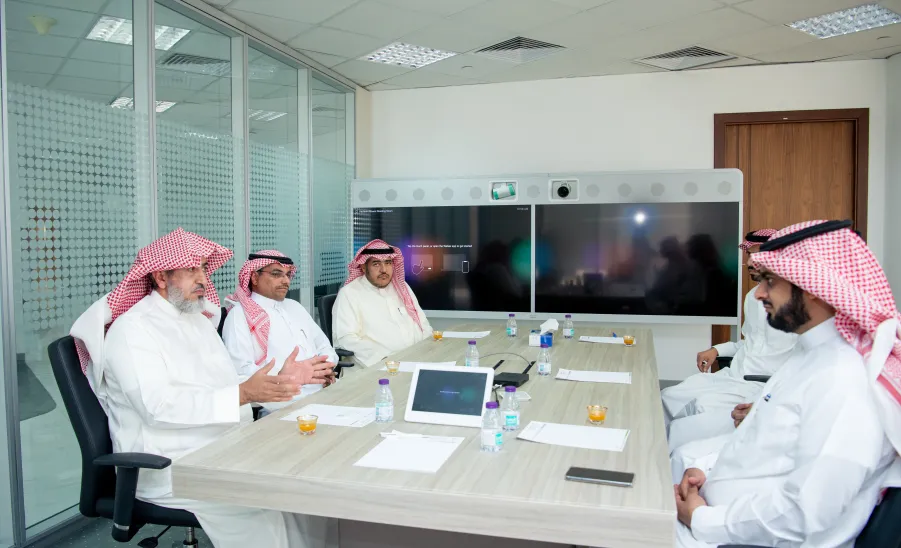الجامعة توقع اتفاقية تعاون مشترك مع وزارة الشؤون البلدية والقروية والإسكان لطرح فرصها الاستثمارية من خلال منصة فرص   - جامعة المجمعة 