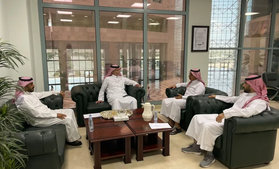 Director of Relations and Conferences visits the Dean of Information Technology -  صورة الاجتماع 