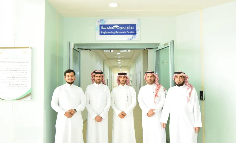 مركز البحوث الهندسية والعلوم التطبيقية يستقبل وفداً من شركة سدير الأولى للطاقة المتجددة - dsr