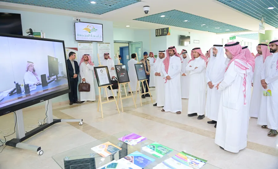 وكيل جامعة المجمعة للشؤون التعليمية يفتتح فعاليات (وطن بلا مخدرات) - افتتاح فعالية (وطن بلا مخدرات)