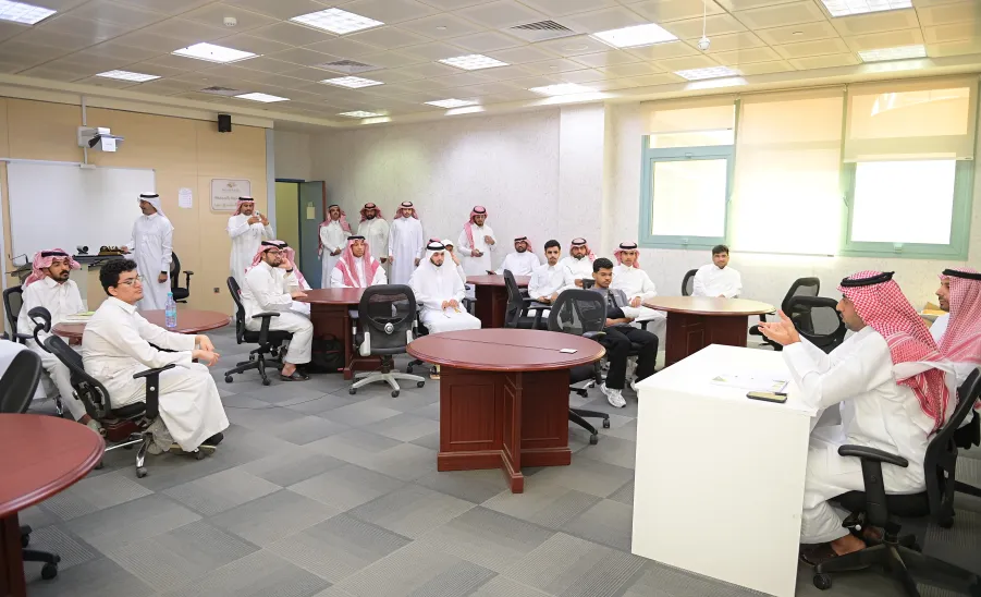 وكيل جامعة المجمعة للشؤون التعليمية يفتتح فعاليات (وطن بلا مخدرات) - افتتاح فعالية (وطن بلا مخدرات)