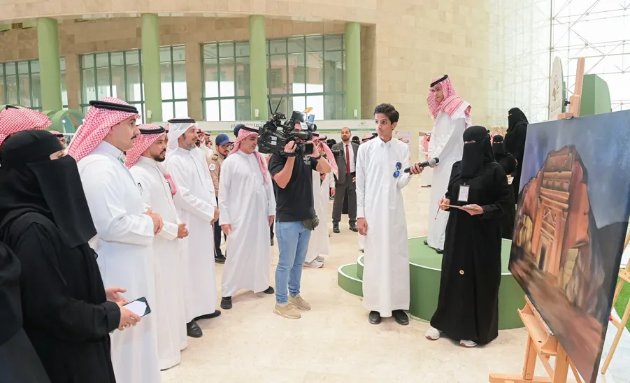 MU RECTOR AWARDS WINNERS IN THE 5TH STUDENT FORUM - جامعة المجمعة