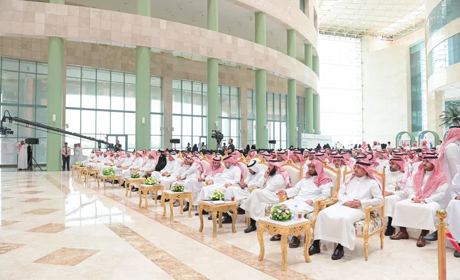 MU RECTOR AWARDS WINNERS IN THE 5TH STUDENT FORUM - جامعة المجمعة