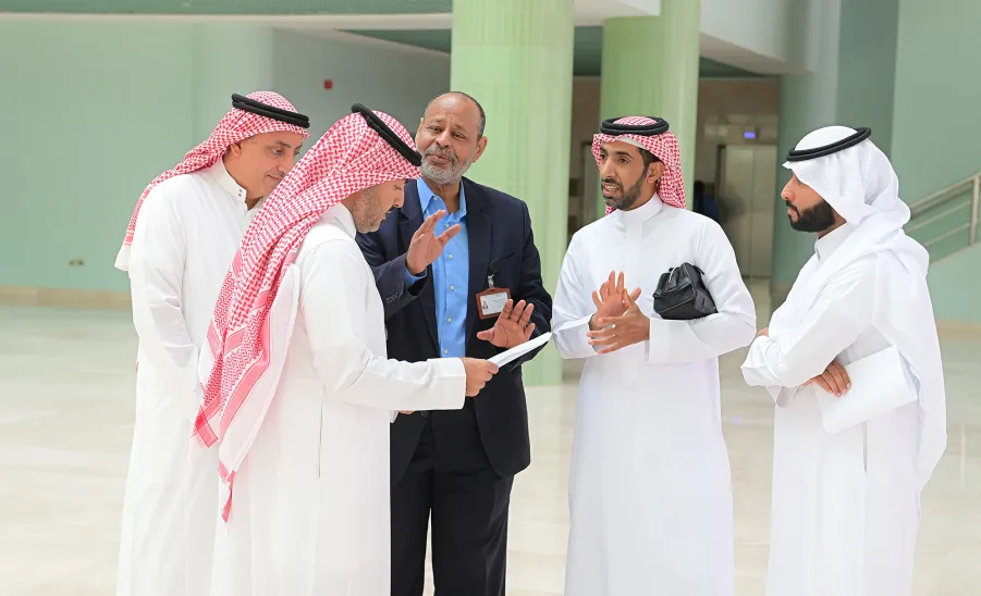 The director of Media Center to meet the dean of College of Medicine  - 1