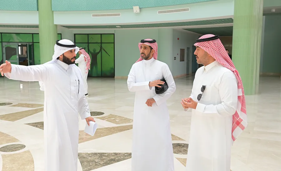 The director of Media Center to meet the dean of College of Medicine  - 2