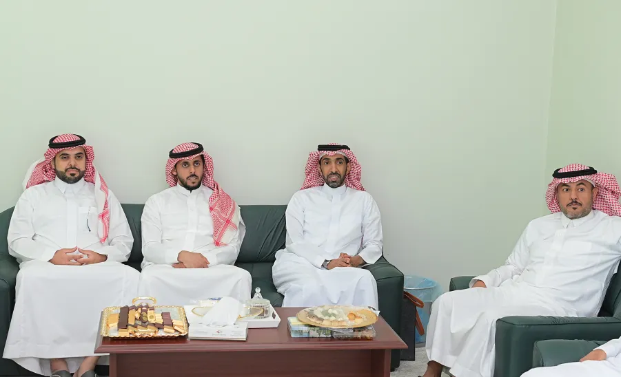 The director of Media Center to meet the dean of College of Medicine  - 4