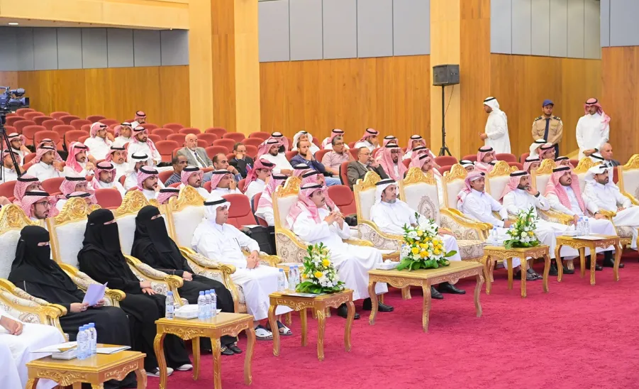 رئيس الجامعة يرعى حفل جائزته للجودة والتميز والملتقى الأول لتجديد الاعتماد المؤسسي -  جامعة المجمعة