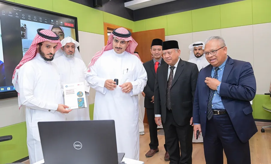 MU SIGNS MOU WITH THE EMBASSAY OF THE REPUBLIC OF INDONESIA -  جامعة المجمعة 