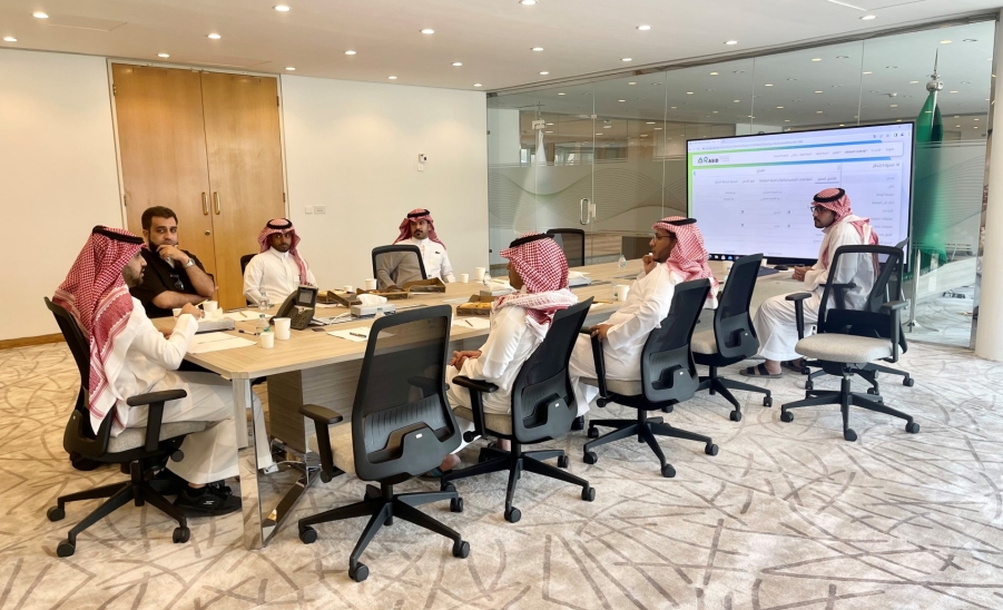 فريق من جامعة المجمعة يزور مقر الهيئة السعودية للمواصفات والمقاييس والجودة