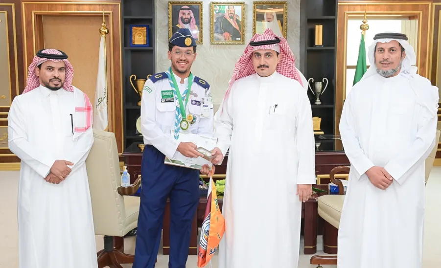 MU RECTOR WELCOMES SCOUTS WHO PARTICIPATED IN PUBLIC SERVICE FOR HAJJ - جامعة المجمعة