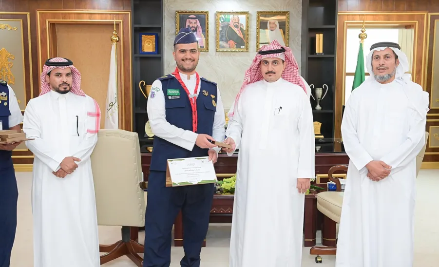 MU RECTOR WELCOMES SCOUTS WHO PARTICIPATED IN PUBLIC SERVICE FOR HAJJ - جامعة المجمعة
