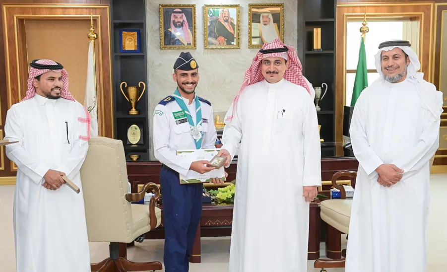 MU RECTOR WELCOMES SCOUTS WHO PARTICIPATED IN PUBLIC SERVICE FOR HAJJ - جامعة المجمعة