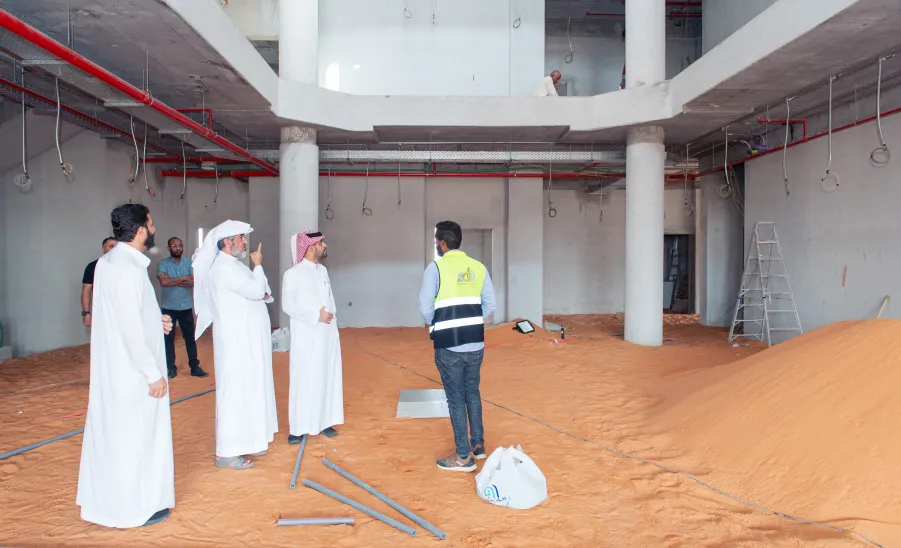 لمتابعة أعمال مشاريع المدينة الجامعية: سعادة الدكتور مسلّم الدوسري يتفقد مشروع مركز التعليم الافتراضي ومشروع تحسين البيئة الجامعية -  جامعة المجمعة 