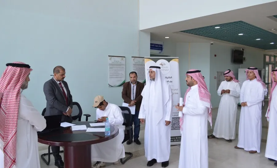 جولة لوكيل جامعة المجمعة للشؤون التعليمية في عدة كليات لتفقد استعدادات بداية العام الجامعي -  وكيل الجامعة للشؤون التعليمية زيارات