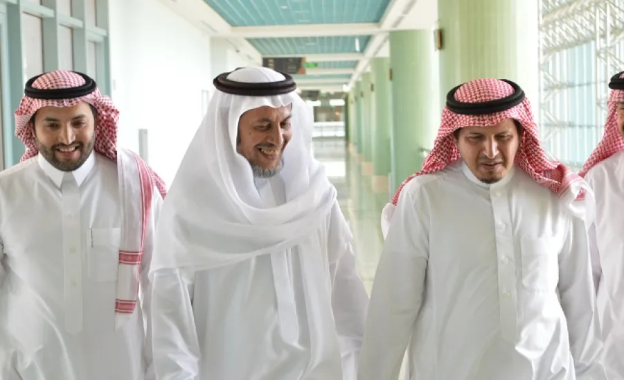 جولة لوكيل جامعة المجمعة للشؤون التعليمية في عدة كليات لتفقد استعدادات بداية العام الجامعي -  وكيل الجامعة للشؤون التعليمية زيارات