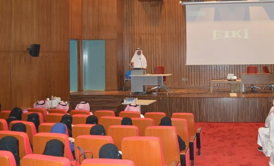 جولة لوكيل جامعة المجمعة للشؤون التعليمية في عدة كليات لتفقد استعدادات بداية العام الجامعي -  وكيل الجامعة للشؤون التعليمية زيارات