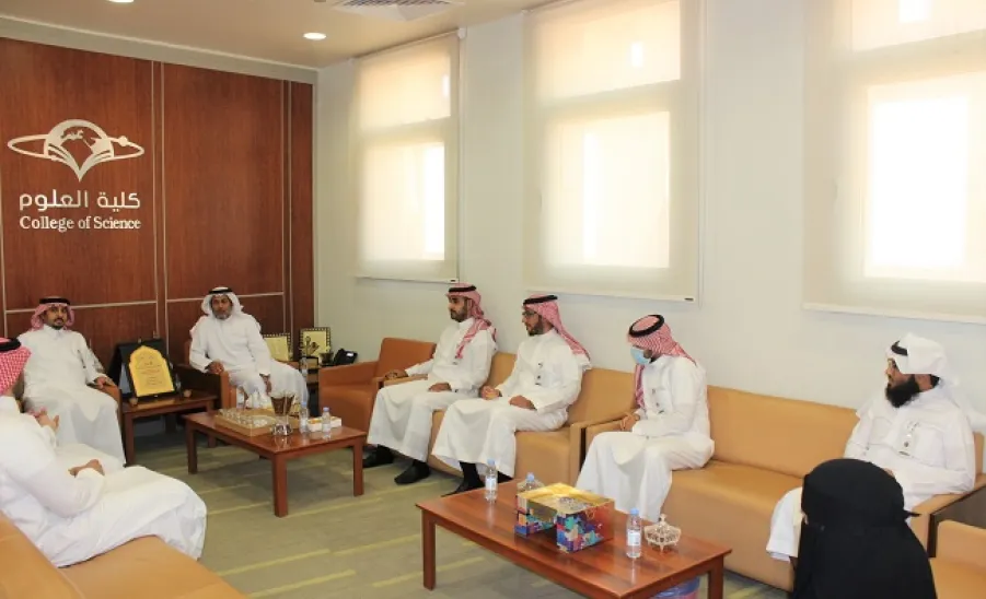 جولة لوكيل جامعة المجمعة للشؤون التعليمية في عدة كليات لتفقد استعدادات بداية العام الجامعي -  وكيل الجامعة للشؤون التعليمية زيارات