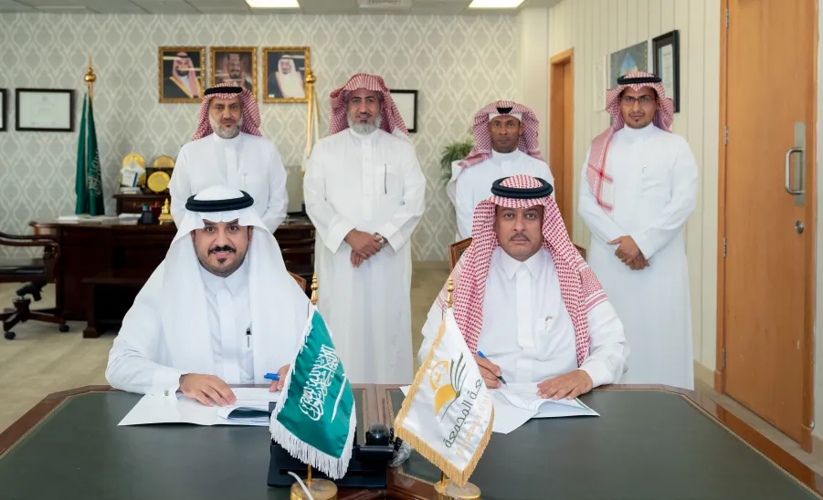 ISCS signs MoU with the College of Applied Sciences - معهد الدراسات والخدمات الاستشارية يوقع مذكرة تفاهم مع الكلية التطبيقية بالجامعة
