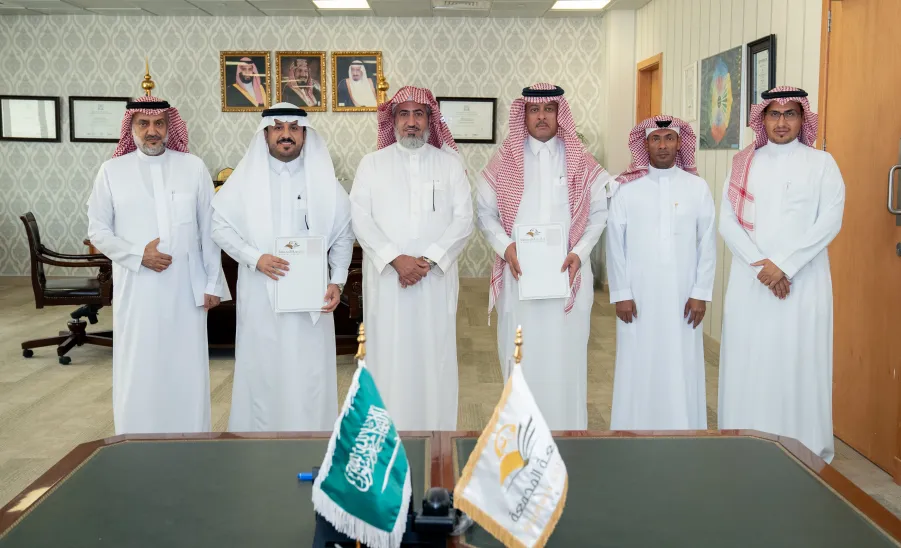 ISCS signs MoU with the College of Applied Sciences - معهد الدراسات والخدمات الاستشارية يوقع مذكرة تفاهم مع الكلية التطبيقية بالجامعة