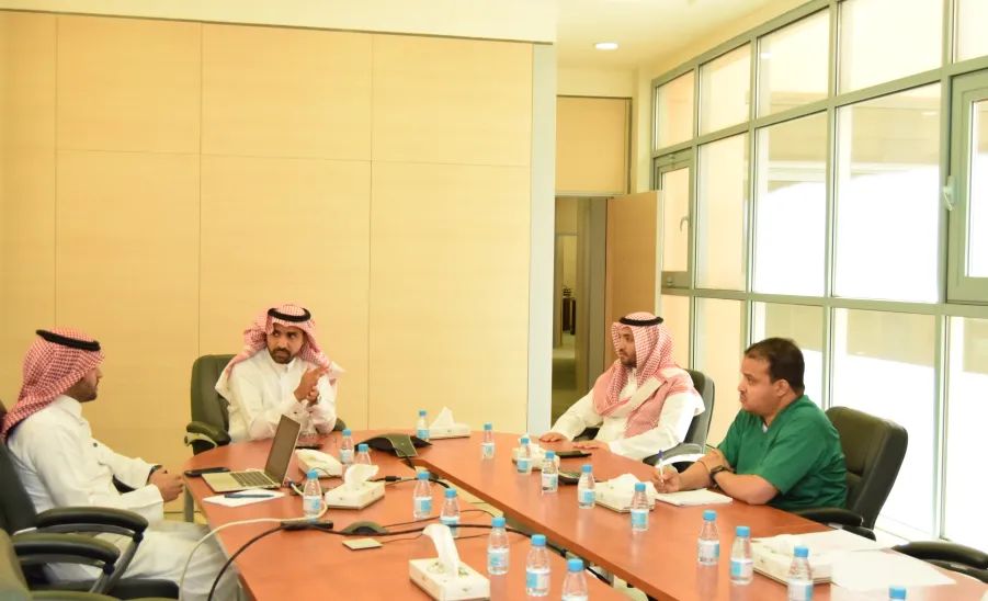 Dean of Scientific Research holds a meeting with directors of research centers -  dsr