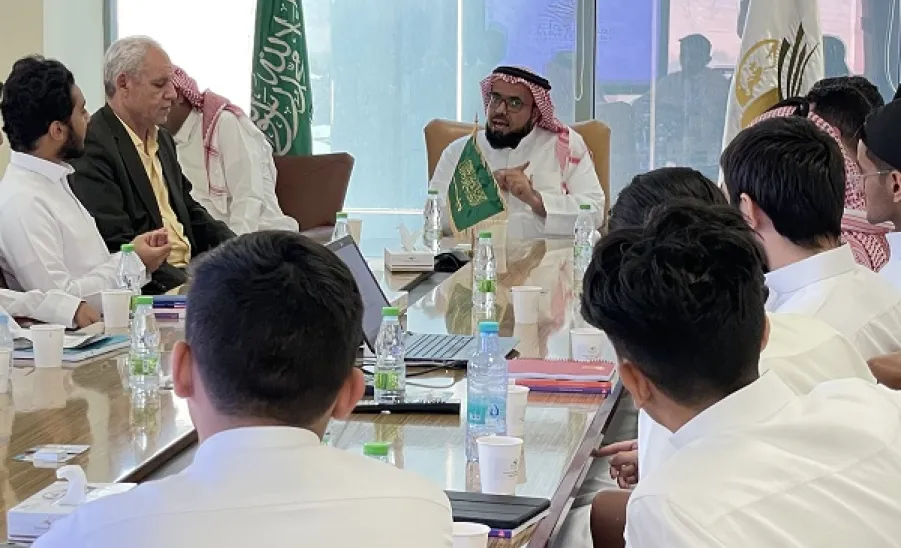 The Deanship welcomes students from the College of Education  -  .