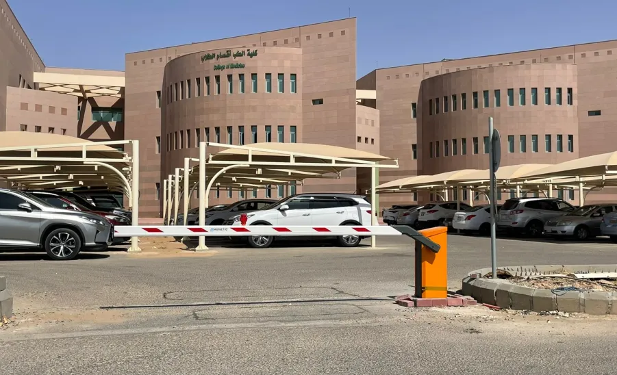 MU's security administration installed smart entrance gate for parking  - 1