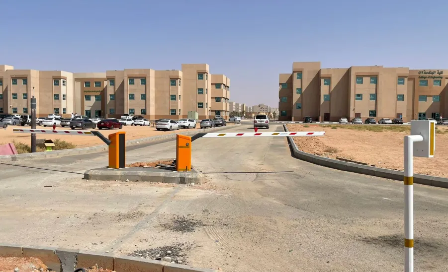 MU's security administration installed smart entrance gate for parking  - 1