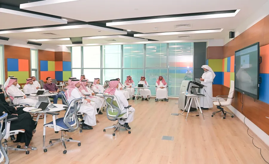 وكيل الجامعة للتنمية والاستثمار يفتتح ورشة عمل نظام البرامج التعليمية المدفوعة -  وكيل الجامعة للتنمية والاستثمار يفتتح ورشة عمل نظام البرامج التعليمية المدفوعة