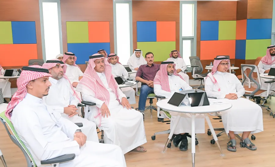 وكيل الجامعة للتنمية والاستثمار يفتتح ورشة عمل نظام البرامج التعليمية المدفوعة -  وكيل الجامعة للتنمية والاستثمار يفتتح ورشة عمل نظام البرامج التعليمية المدفوعة