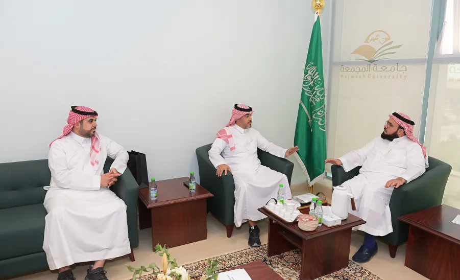 The Media Center's director meets the dean of Quality and Development  - 1
