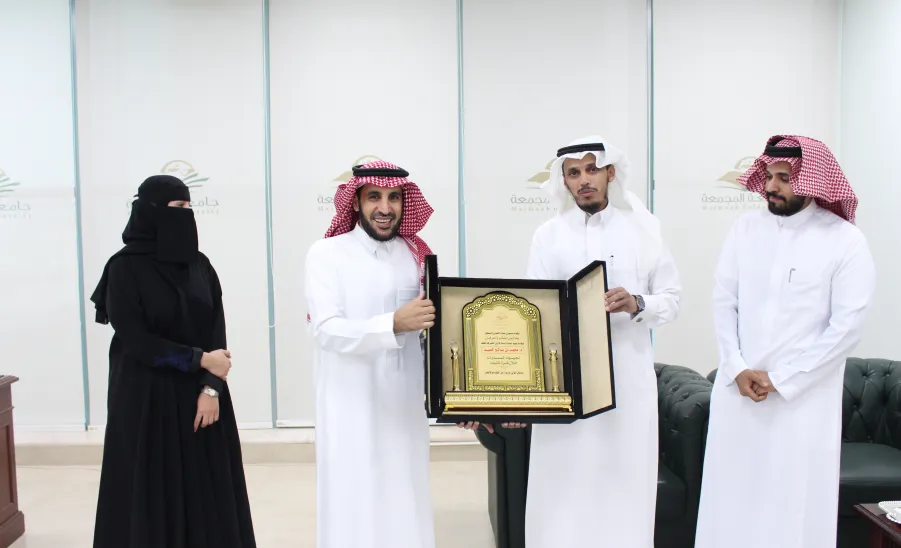 بالشراكة مع عمادة السنة الأولى المشتركة : عمادة القبول والتسجيل تقيم لمنسوبيها دورة أساسيات اللغة الانجليزية - 2