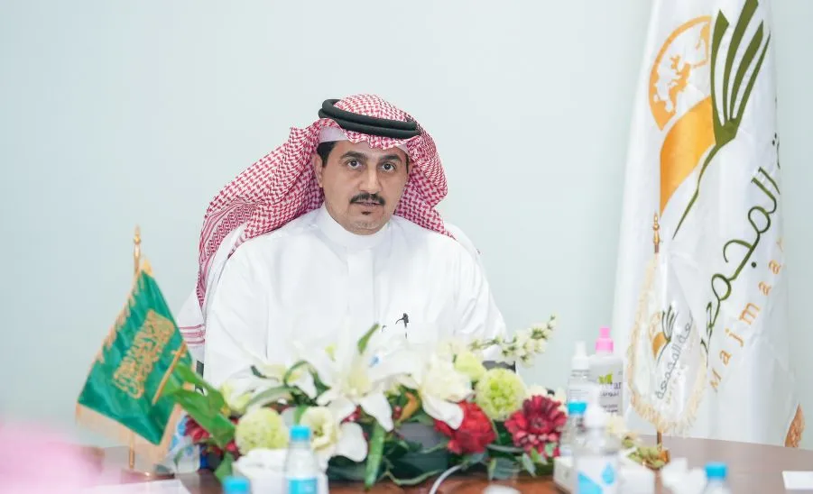 رئيس الجامعة يشكر الإدارة العامة للخدمات  - رئيس