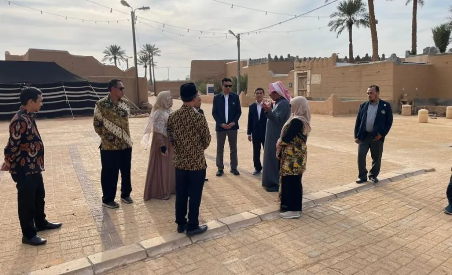  زيارة لوفد من القيادات الأكاديمية بجامعة براويجاوا بمالانج أحد أكبر الجامعات الصحية بجمهورية إندونيسيا -  صوررة 1