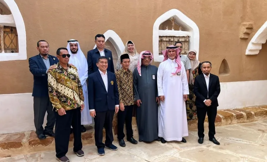  زيارة لوفد من القيادات الأكاديمية بجامعة براويجاوا بمالانج أحد أكبر الجامعات الصحية بجمهورية إندونيسيا -  صورة 2
