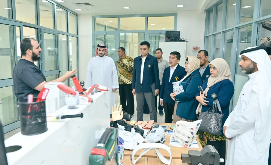 وفدٌ من جامعة براويجايا الإندونيسية يزور الجامعة ويوقع مسودة مفاهمة من أجل التنسيق والتعاون في المجالات المشتركة -  جامعة المجمعة 
