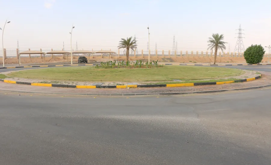 The Administration is decorating roads for a green environment - تزيين الطرق والممرات من أجل بيئة خضراء