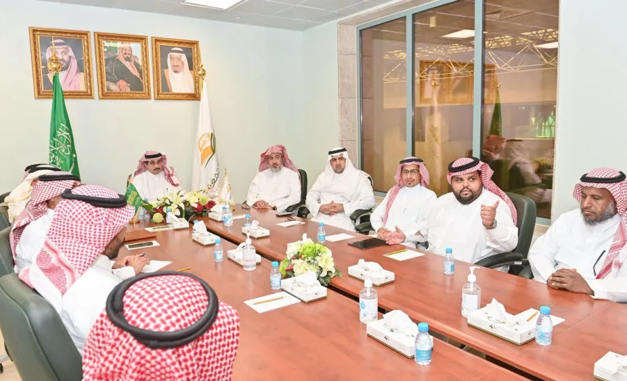MU's rector oversee how students' presence is marked for transportation  - ا