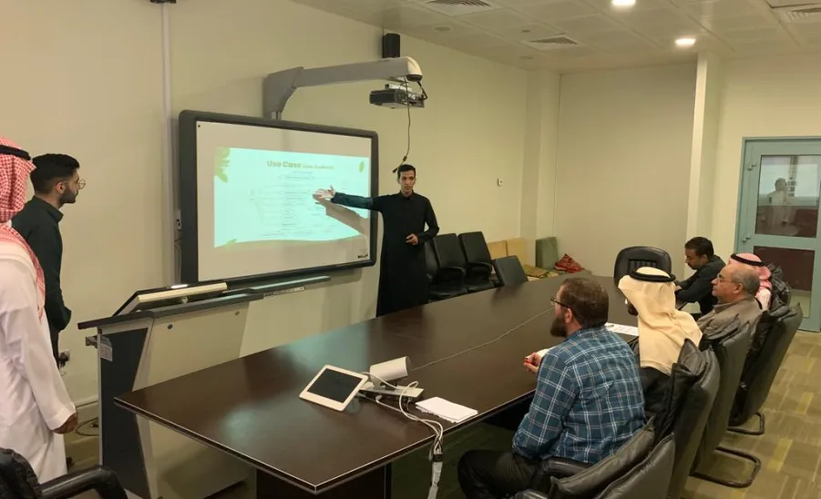 The College holds a meeting to discuss graduate projects at male and female campus  - 1
