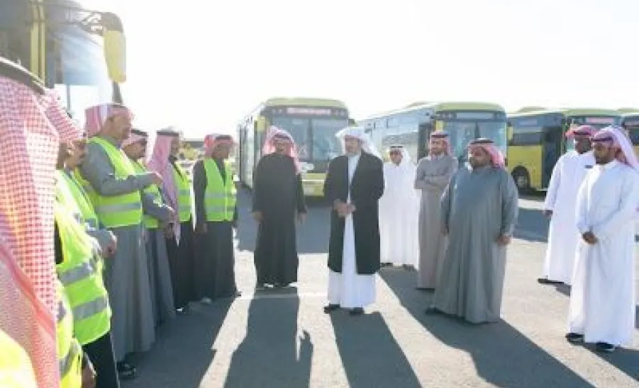 وكيل الجامعة للتنمية والإستثمار يتفقد جاهزية خطوط النقل خلال فترة الإختبارات النهائية للفصل الأول - 4