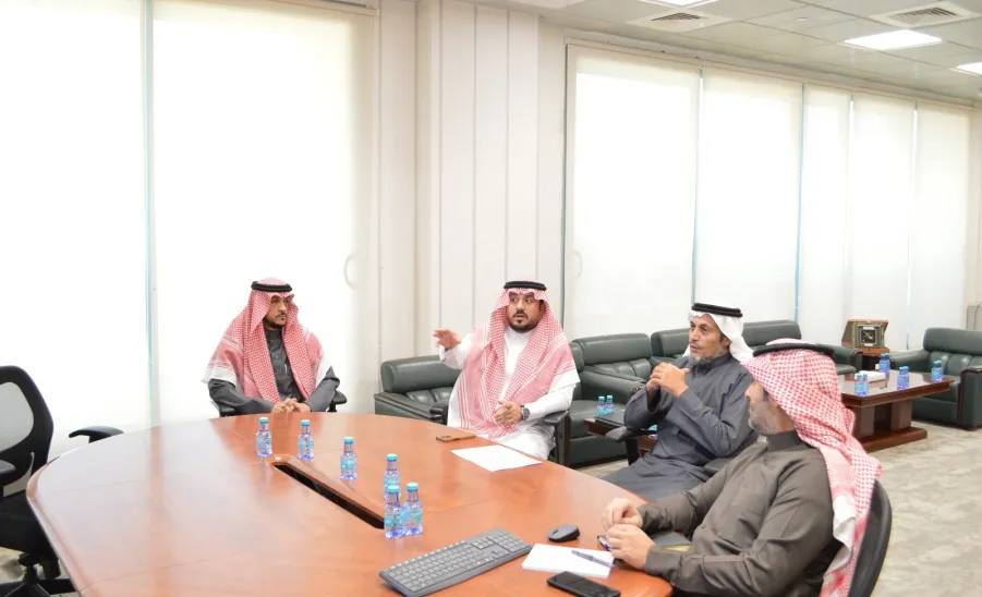 وكيل الجامعة للشؤون التعليمية يرأس الجلسة الثانية للمجلس التنفيذي للكلية التطبيقية -  اجتماع مجلس الكلية التطبيقية 