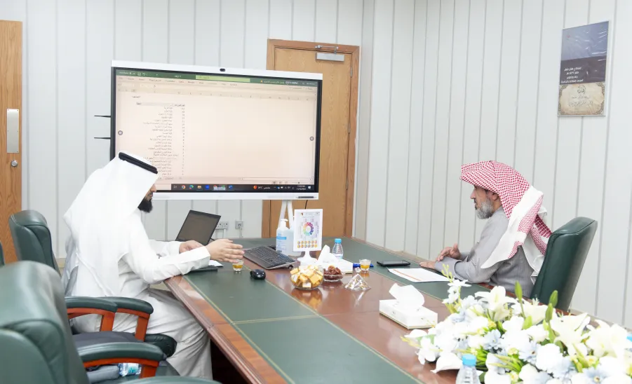 وكيل الجامعة للتنمية والاستثمار يتابع تطوير أعمال منصة ارتقاء - وكيل الجامعة للتنمية والاستثمار يتابع تطوير أعمال منصة ارتقاء