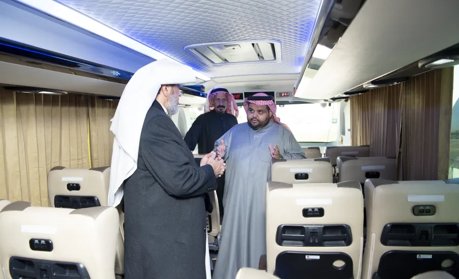  وكيل الجامعة للتنمية والاستثمار يتفقد جاهزية خطوط النقل خلال فترة الاختبارات النهائية للفصل الاول - وكيل الجامعة للتنمية والاستثمار يتفقد جاهزية خطوط النقل خلال فترة الاختبارات النهائية للفصل الاول