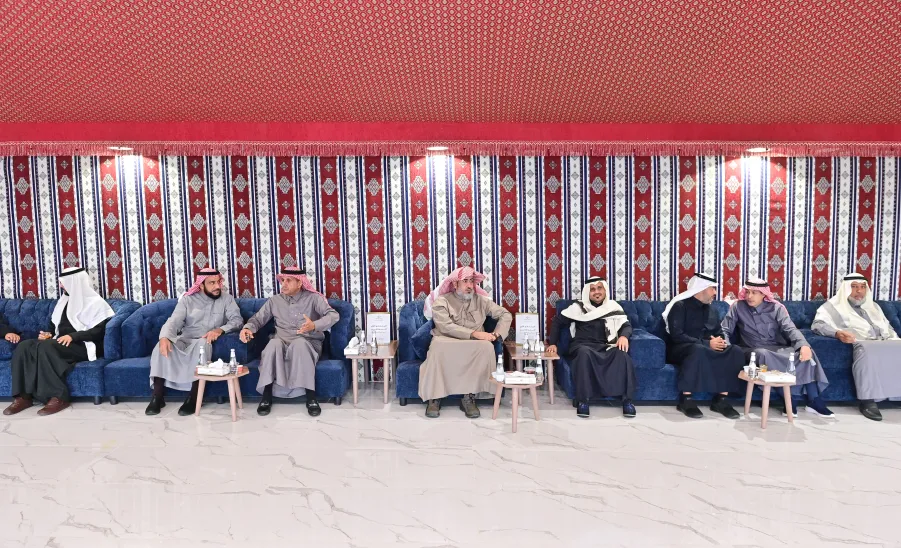 وكيل الجامعة للتنمية والاستثمار يرعى فعاليات الملتقى الأول للموظفين والذي أقامته إدارة التواصل الداخلي بالإدارة العامة للأداء والامتثال - جامعة المجمعة