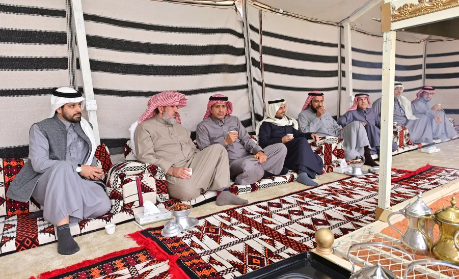MU'S VICE-RECTOR FOR DEVELOPMENT AND INVESTMENT PATRONIZES THE FIRST EMPLOYEE FORUM
 - جامعة المجمعة