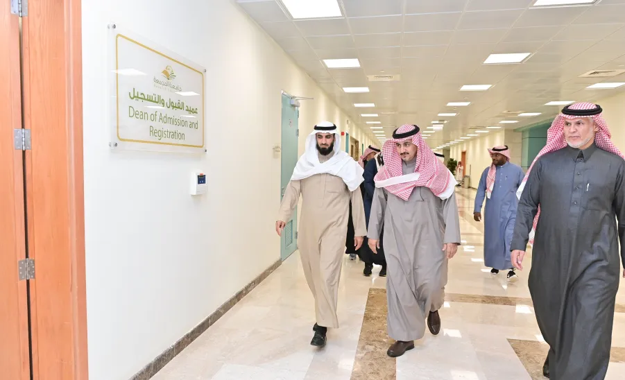 MU Rector on inspection tour to the Deanship of Admissions and Registration - 3