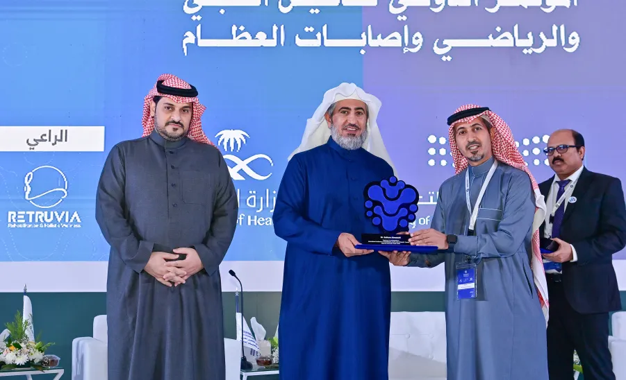  الجامعة تختتم أعمال المؤتمر الدولي للتأهيل الطبي والرياضي وإصابات العظام -  جامعة المجمعة 