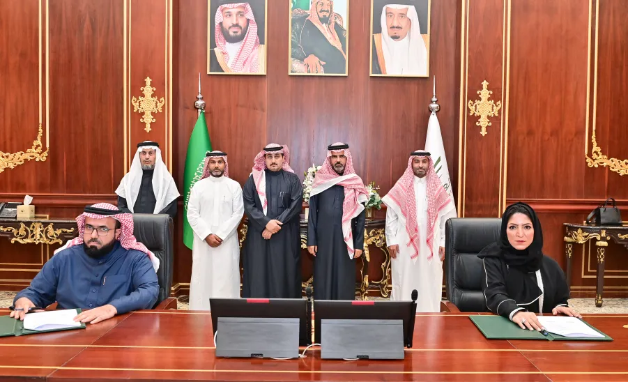  بهدف توقيع مذكرتي تفاهم بين الجانبين : رئيس الجامعة يستقبل معالي رئيس جامعة جدة والوفد المرافق له - جامعة المجمعة 