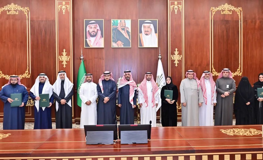  بهدف توقيع مذكرتي تفاهم بين الجانبين : رئيس الجامعة يستقبل معالي رئيس جامعة جدة والوفد المرافق له - جامعة المجمعة 