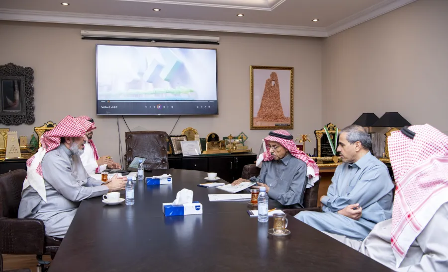 MU VICE-RECTOR ON A VISIT TO IBRAHIM AL-SULTAN CHARITABLE FOUNDATION  -  وكيل الجامعة للتنمية والاستثمار رئيس مجلس إدارة مركز التأهيل الطبي والاطراف الاصطناعية يزور مؤسسة الشيخ إبراهيم السلطان الخيرية